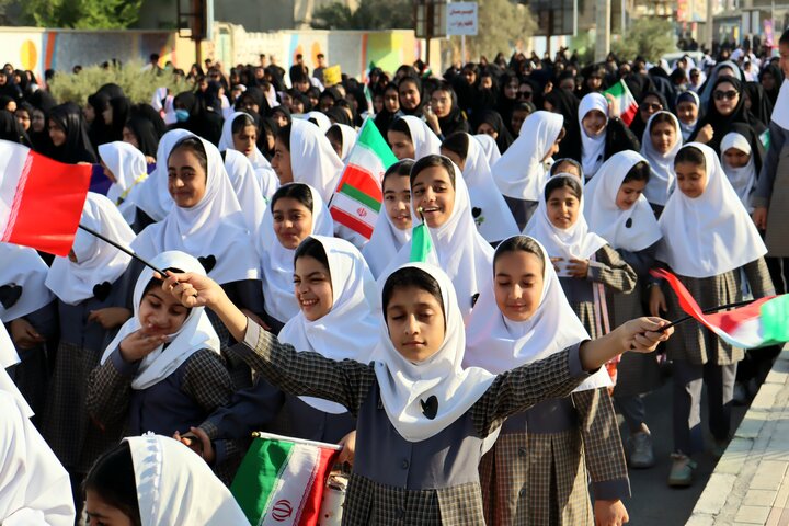 امامجمعه دیر: دشمنی آمریکا با ما یک مسئله ذاتی است