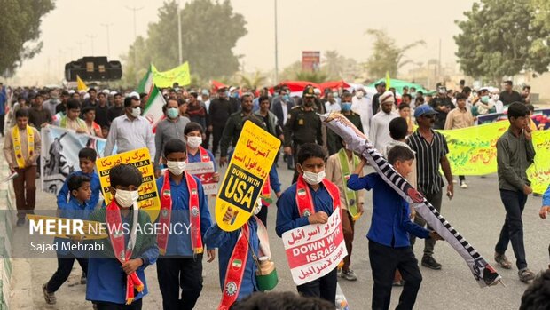 راهپیمایی ۱۳ آبان در بندر جاسک برگزار شد