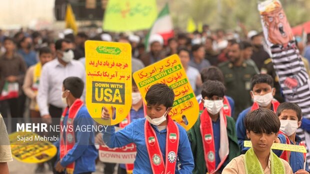 راهپیمایی ۱۳ آبان در بندر جاسک برگزار شد