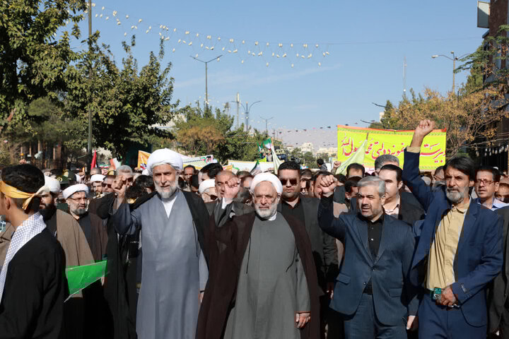۱۳ آبان پاسخ ملت ایران به زورگویی استکبارگران است