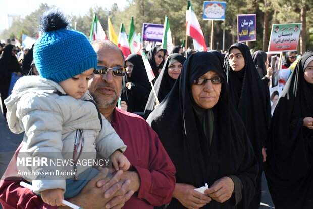 راهپیمایی ۱۳ آبان در بیرجند