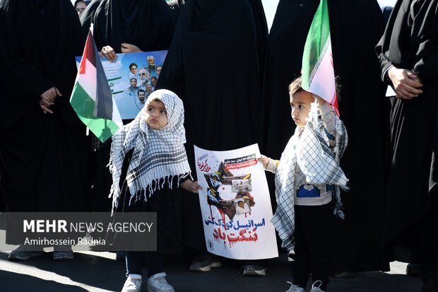 راهپیمایی ۱۳ آبان در بیرجند