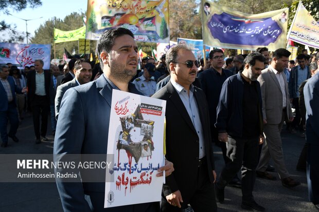 راهپیمایی ۱۳ آبان در بیرجند