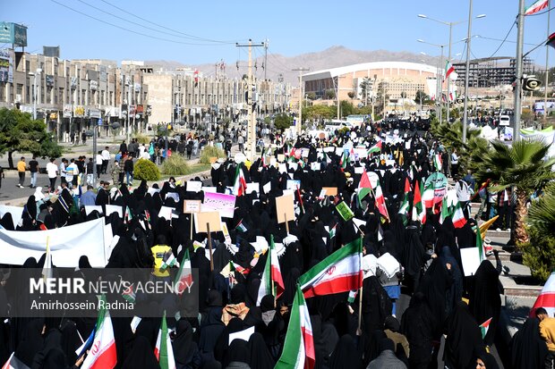 راهپیمایی ۱۳ آبان در بیرجند