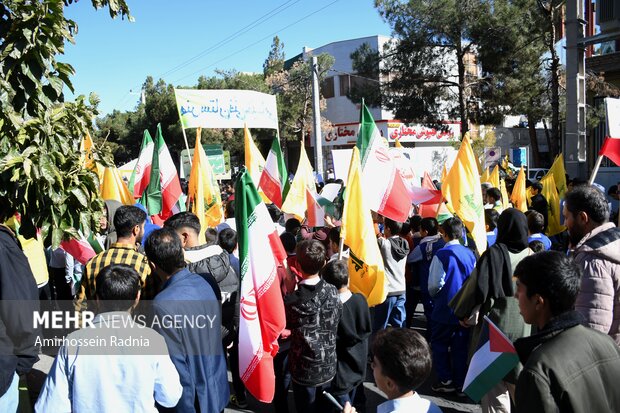 راهپیمایی ۱۳ آبان در بیرجند