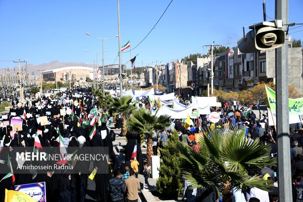 راهپیمایی ۱۳ آبان در بیرجند