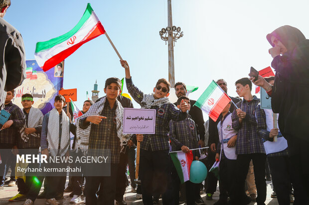 راهپیمایی یوم الله ۱۳ آبان در پیشوا