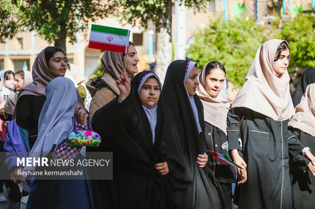 راهپیمایی یوم الله ۱۳ آبان در پیشوا