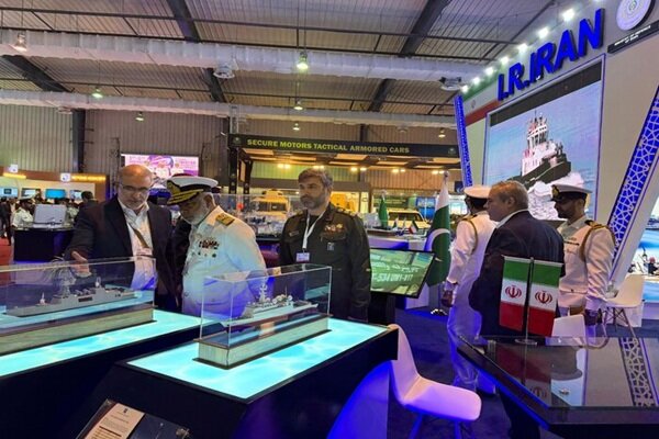 رئيس الوفد العسكري الإيراني في معرض كراتشي: القدرات الدفاعية والعسكرية لإيران وباكستان تتكامل