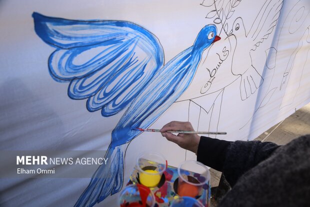 حضور مردم سنندج در راهپیمایی ۱۳ آبان