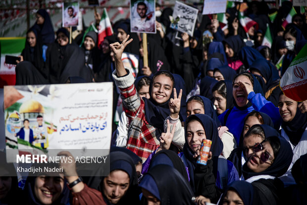 مراسم یوم الله ۱۳ آبان در اصفهان