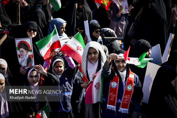 مراسم یوم الله ۱۳ آبان در اصفهان