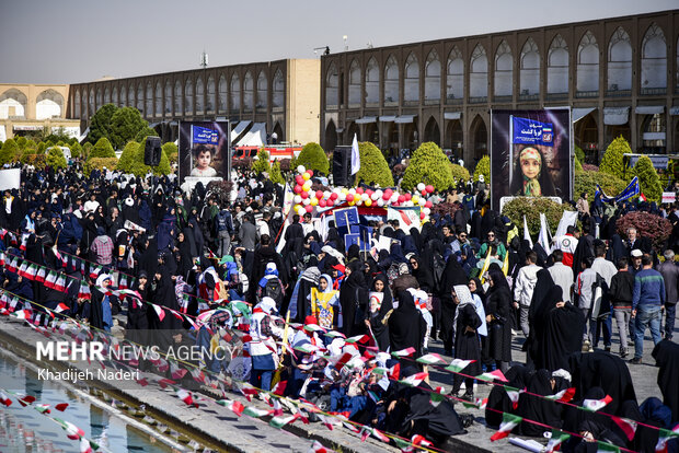 مراسم یوم الله ۱۳ آبان در اصفهان