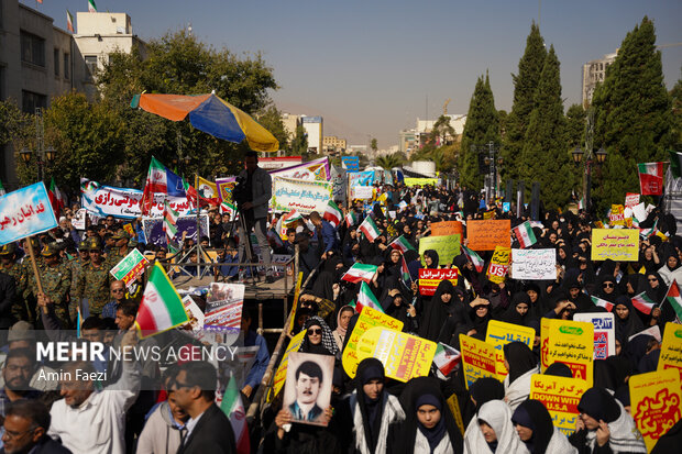 راهپیمایی 13 آبان در شیراز