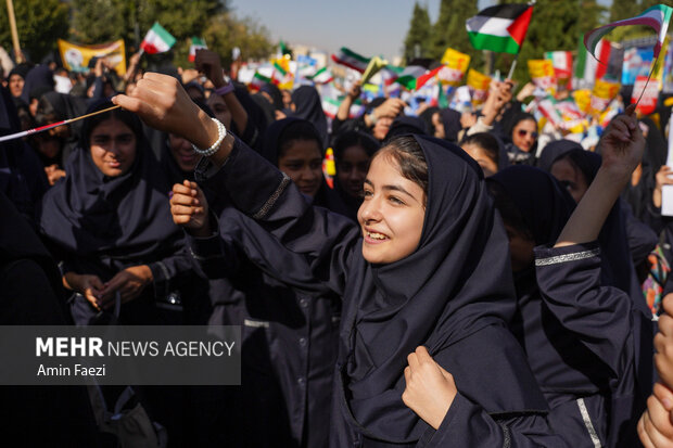 راهپیمایی 13 آبان در شیراز