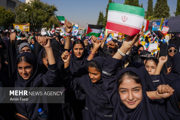 راهپیمایی 13 آبان در شیراز