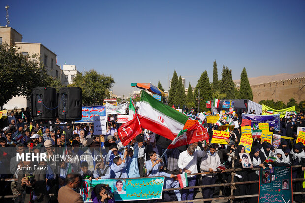 راهپیمایی 13 آبان در شیراز