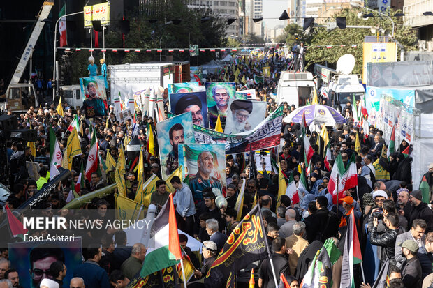 مراسم یوم الله ۱۳ آبان در تهران