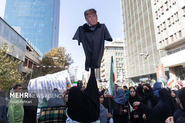 مراسم یوم الله ۱۳ آبان در تهران