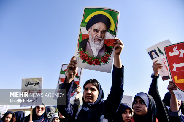 مراسم یوم الله ۱۳ آبان در اصفهان