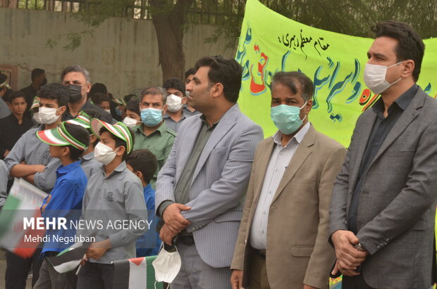 برگزاری راهپیمایی پرشور ۱۳ آبان با وجود آلودگی هوا در رودان