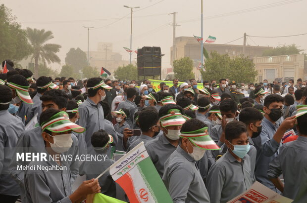 برگزاری راهپیمایی پرشور ۱۳ آبان با وجود آلودگی هوا در رودان