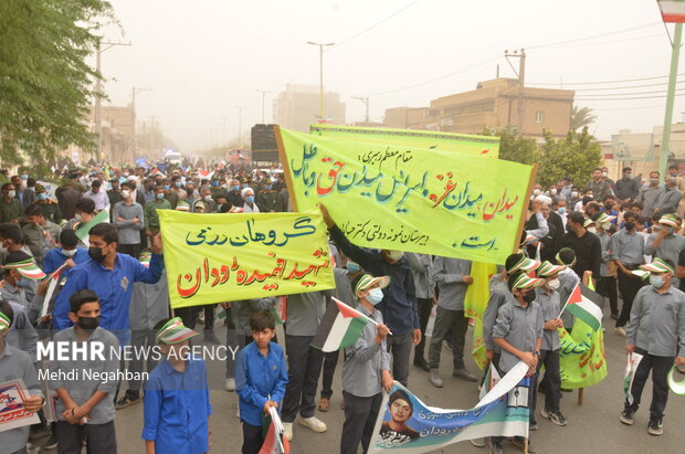 برگزاری راهپیمایی پرشور ۱۳ آبان با وجود آلودگی هوا در رودان