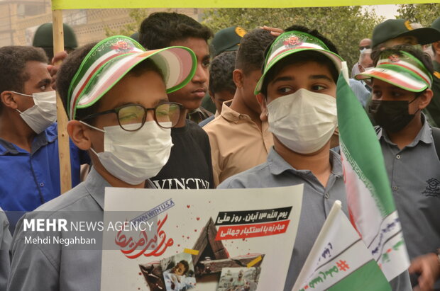 برگزاری راهپیمایی پرشور ۱۳ آبان با وجود آلودگی هوا در رودان
