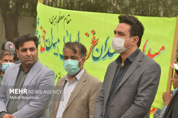 برگزاری راهپیمایی پرشور ۱۳ آبان با وجود آلودگی هوا در رودان