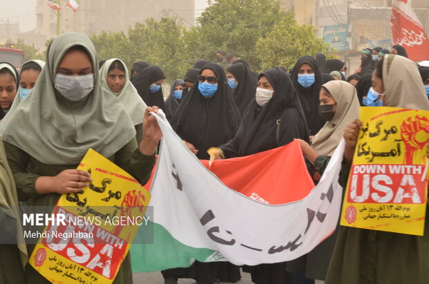 برگزاری راهپیمایی پرشور ۱۳ آبان با وجود آلودگی هوا در رودان