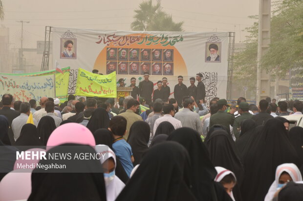 برگزاری راهپیمایی پرشور ۱۳ آبان با وجود آلودگی هوا در رودان