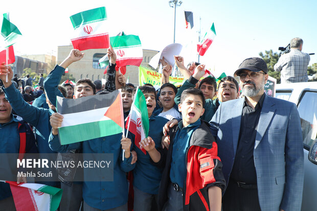 راهپیمایی ۱۳ آبان در اراک