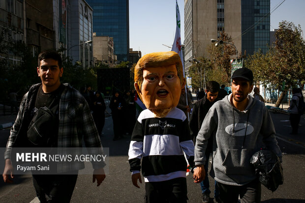 مراسم یوم الله ۱۳ آبان در تهران