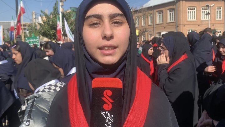 نمایش اقتدار و شعور استکبارستیزی آذری ها؛دانش آموزان: پای انقلاب هستیم