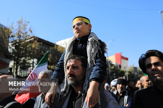راهپیمایی 13 آبان در زنجان