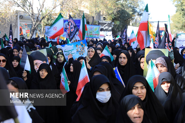 راهپیمایی 13 آبان در زنجان