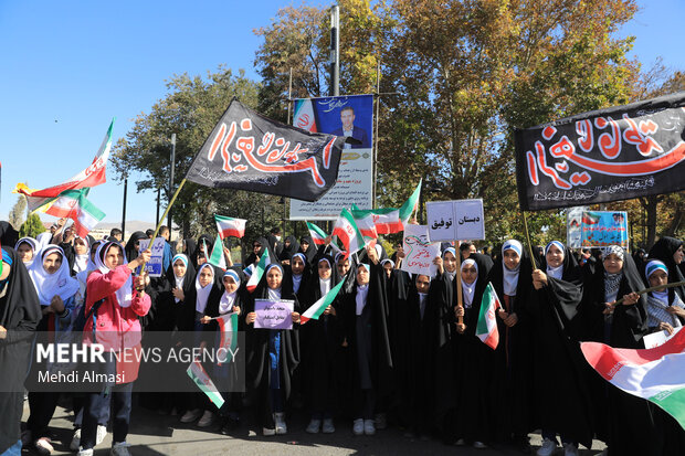 راهپیمایی 13 آبان در زنجان