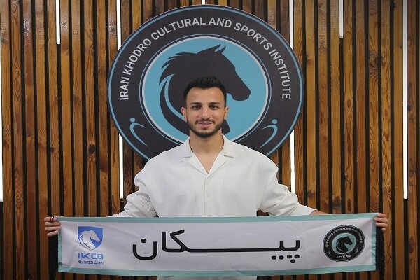 مهاجم سابق پرسپولیس راهی پیکان شد