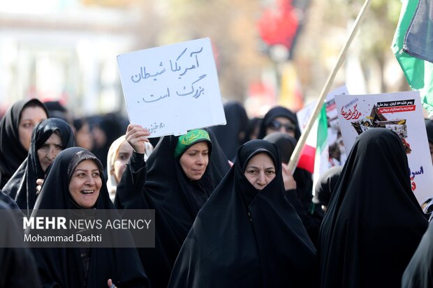 راهپیمایی 13 آبان در اردبیل