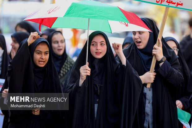 راهپیمایی 13 آبان در اردبیل