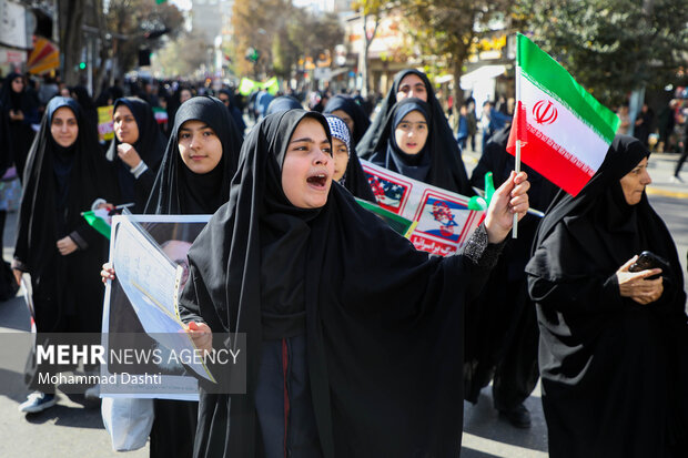 راهپیمایی 13 آبان در اردبیل