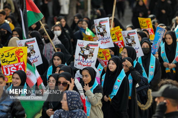 راهپیمایی 13 آبان در اردبیل