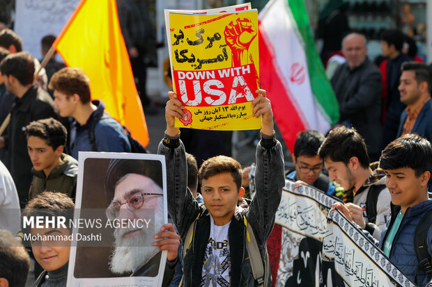 راهپیمایی 13 آبان در اردبیل