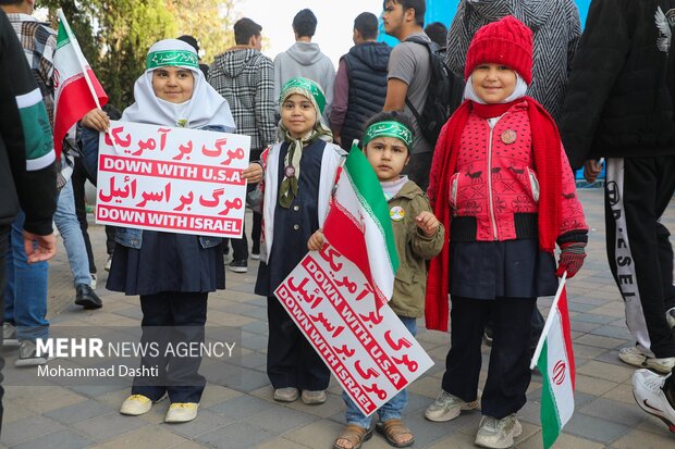 راهپیمایی 13 آبان در اردبیل