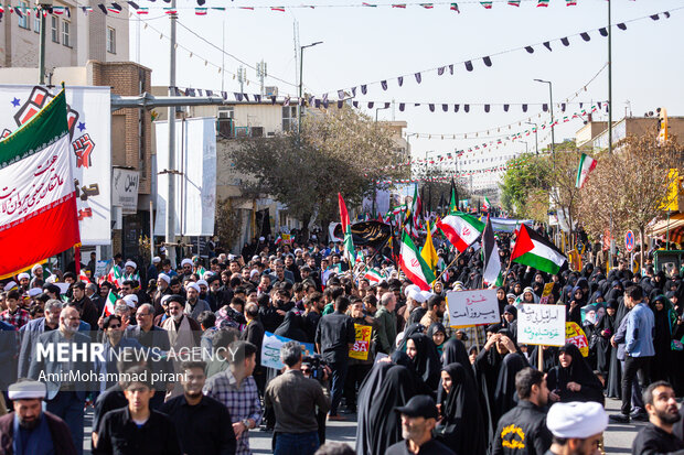راهپیمایی ۱۳ آبان در قم