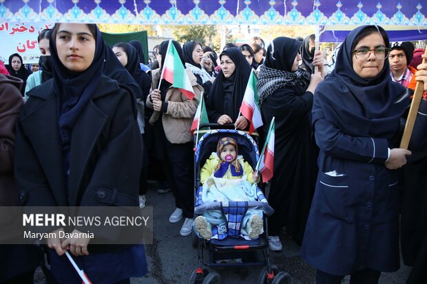 راهپیمایی یوم الله ۱۳ آبان در بجنورد