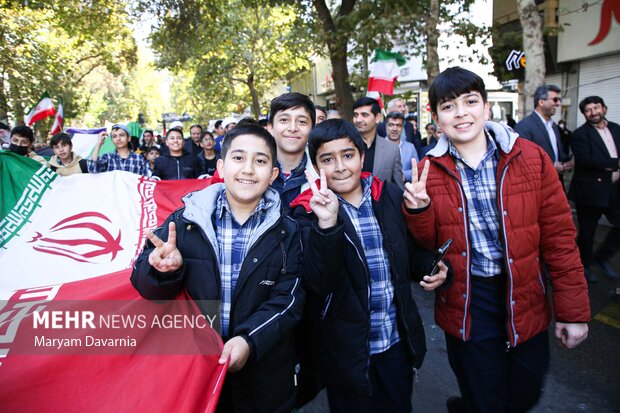 راهپیمایی یوم الله ۱۳ آبان در بجنورد