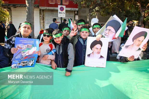 راهپیمایی یوم الله ۱۳ آبان در بجنورد