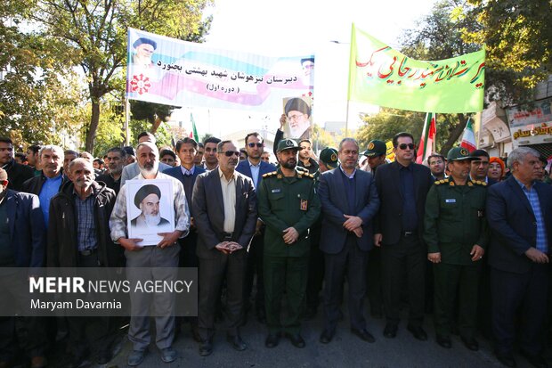 راهپیمایی یوم الله ۱۳ آبان در بجنورد