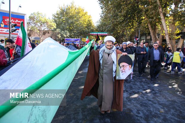 راهپیمایی یوم الله ۱۳ آبان در بجنورد